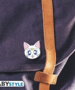Alternative view of SAILOR MOON - Pin's Artemis